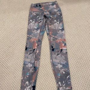 Lulu high waisted pattern leggings